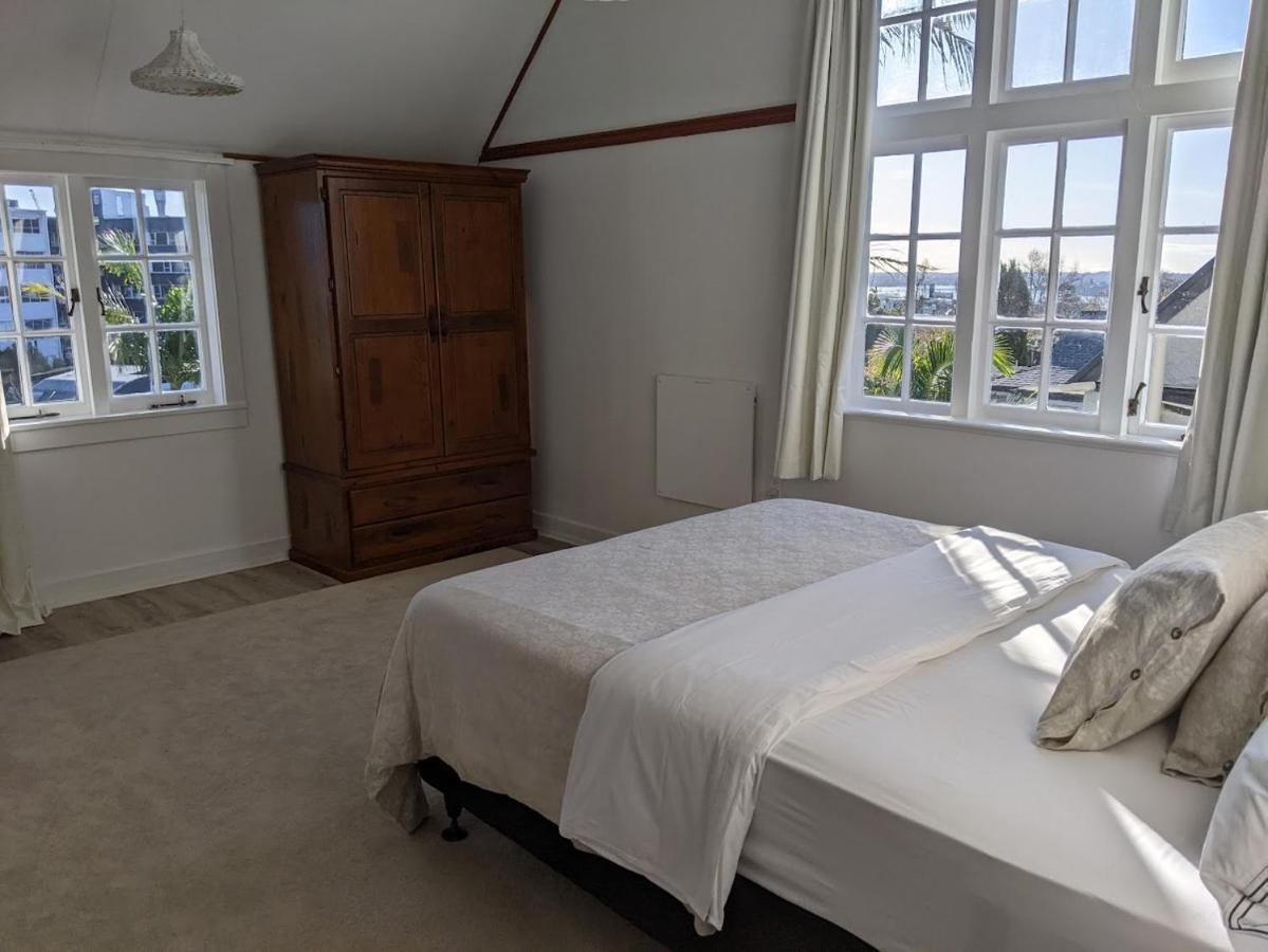 1920s Classic Cozy 2-bedroom In Parnell